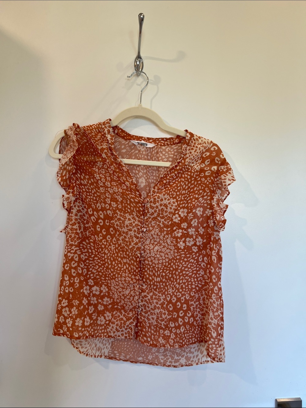 BB Dakota Rust Floral Ruffle Sleeve Blouse